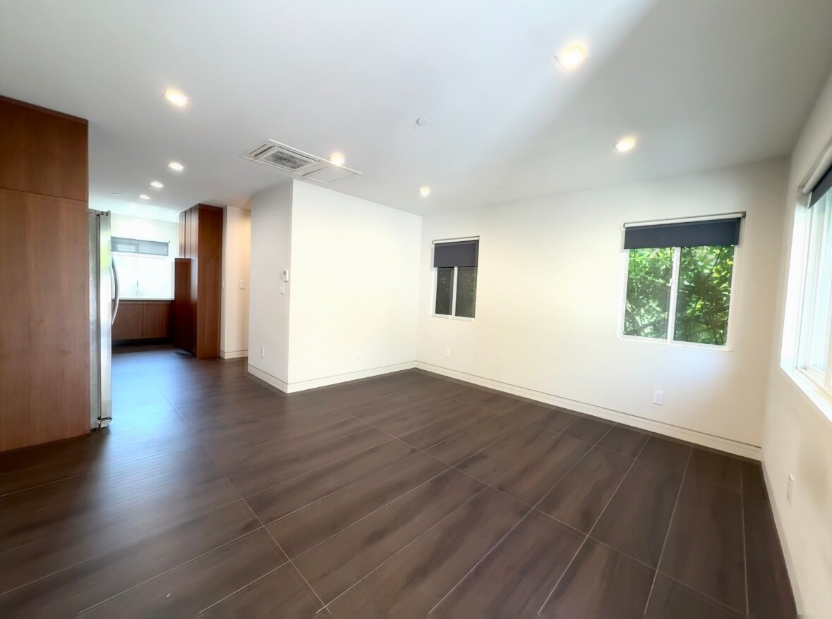 Building Photo - 4063 Huron Ave