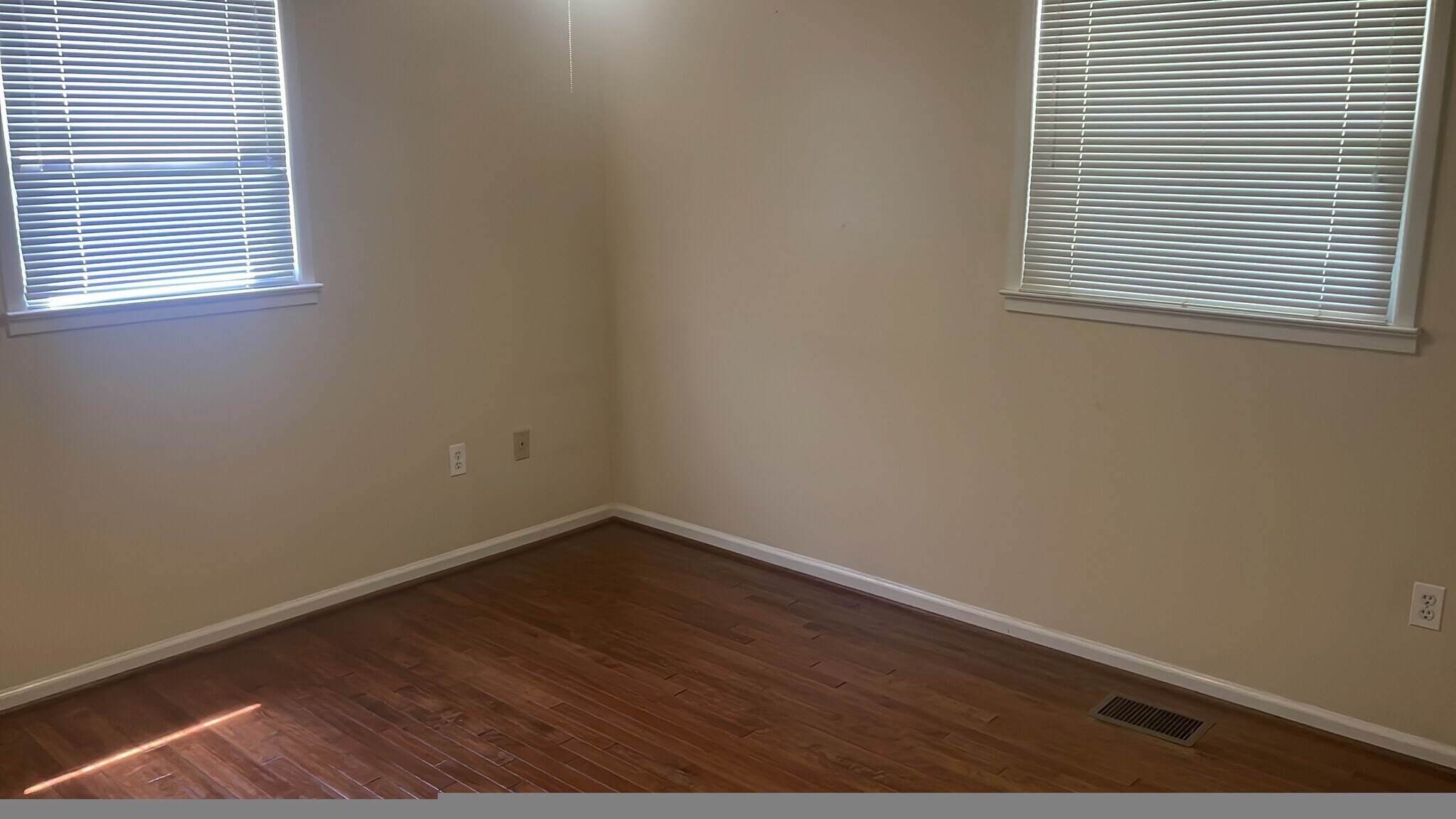 Building Photo - 4311 Hendricks Dr