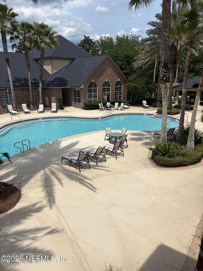 Building Photo - 7800 Point Meadows Dr
