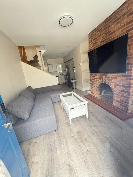 Building Photo - 417 Scott St