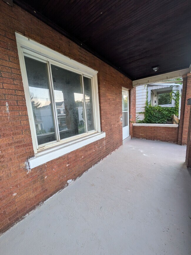 Building Photo - 313 Jacob St