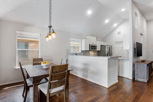 Building Photo - 5830 Whitwell Dr