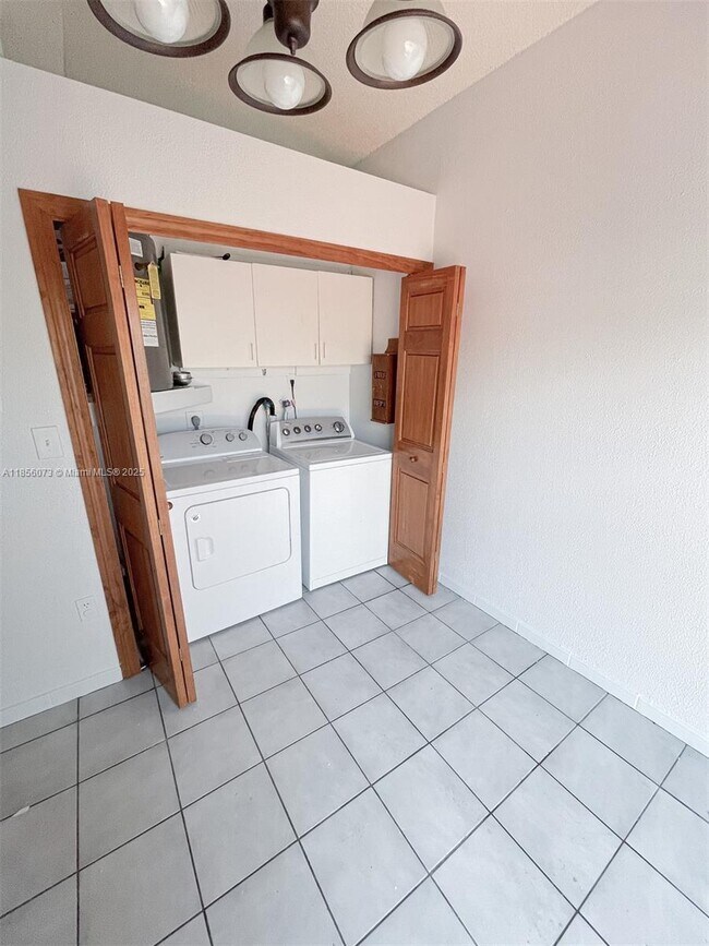 Building Photo - 14512 SW 96th Terrace
