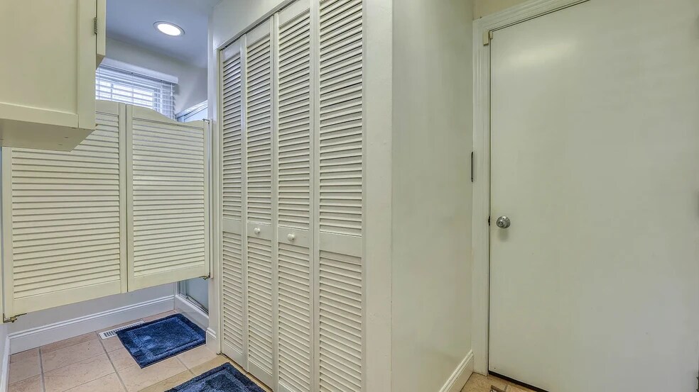 Building Photo - 119 N Belmont Ave