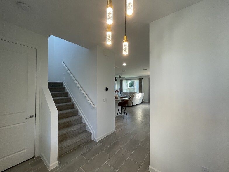 Building Photo - 11621 SW Lyra Dr