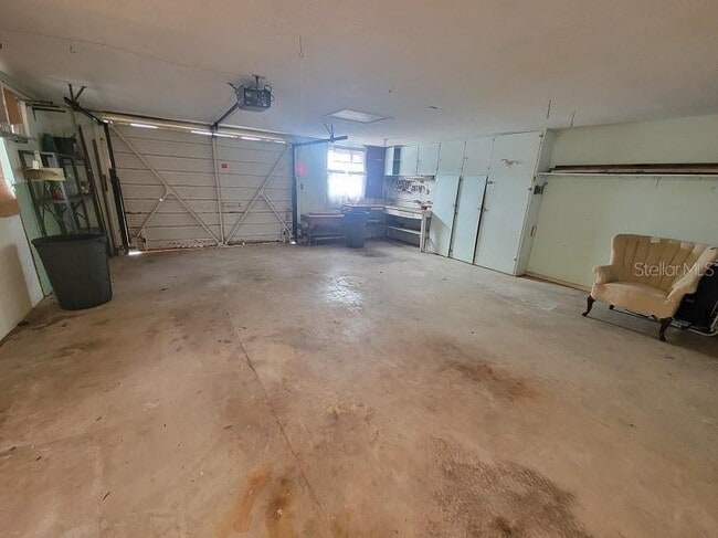 Building Photo - 4010 Cluster Dr