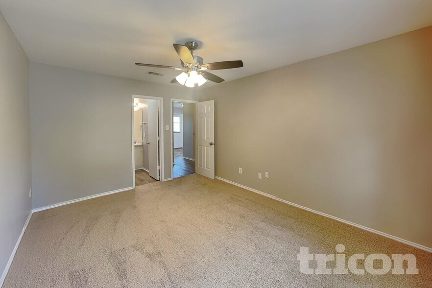 Building Photo - 1320 Cleardale Dr