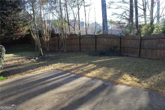 Building Photo - 2627 Hampton Park Dr