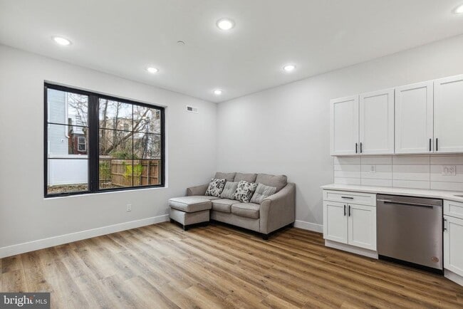 Building Photo - 1840 N Gratz St