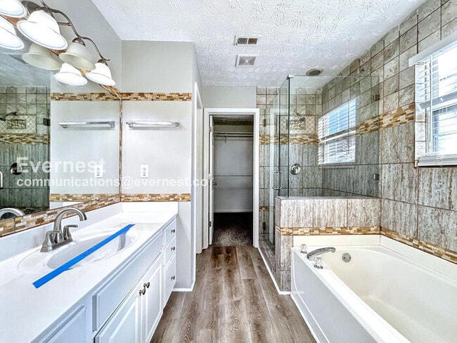 Building Photo - 6793 Chestwood Ln