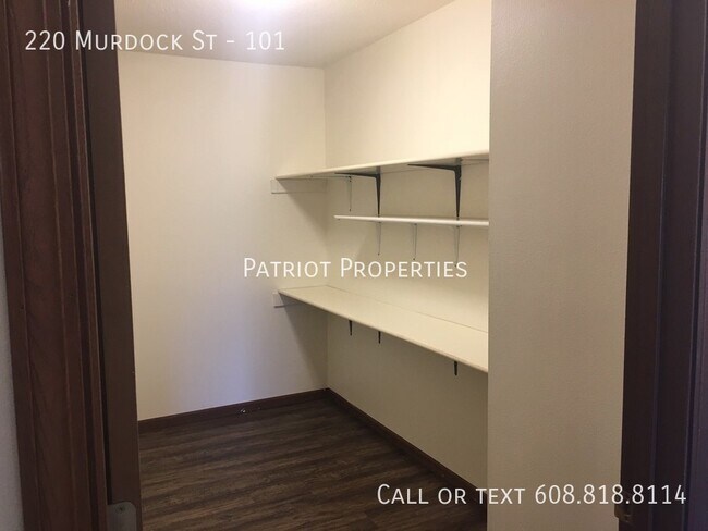 Building Photo - 220 Murdock St