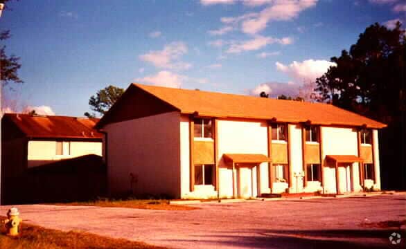 Primary Photo - Moss Road Apartments Moss Road Apartments