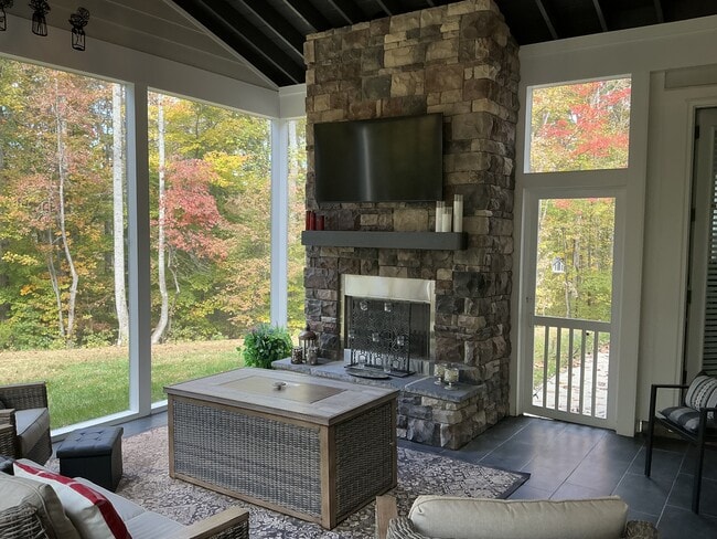 Building Photo - 291 North St