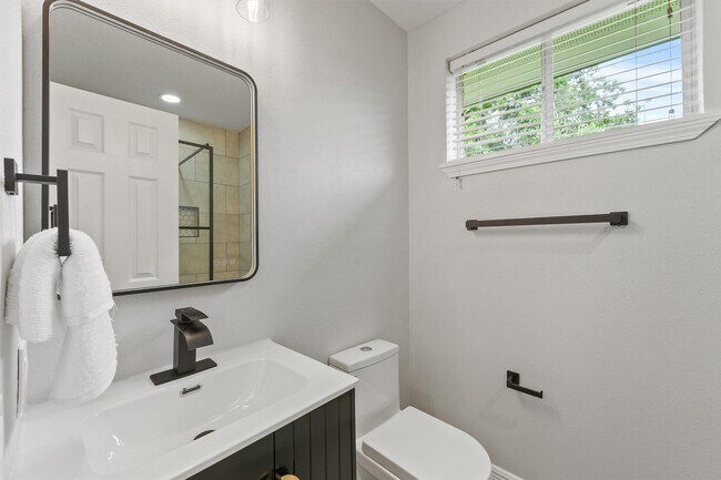 Building Photo - 15439 Indian Woods Dr