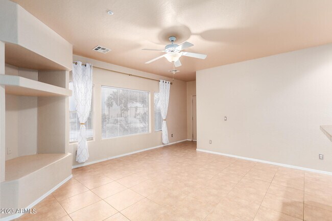 Building Photo - 16734 E La Montana Dr