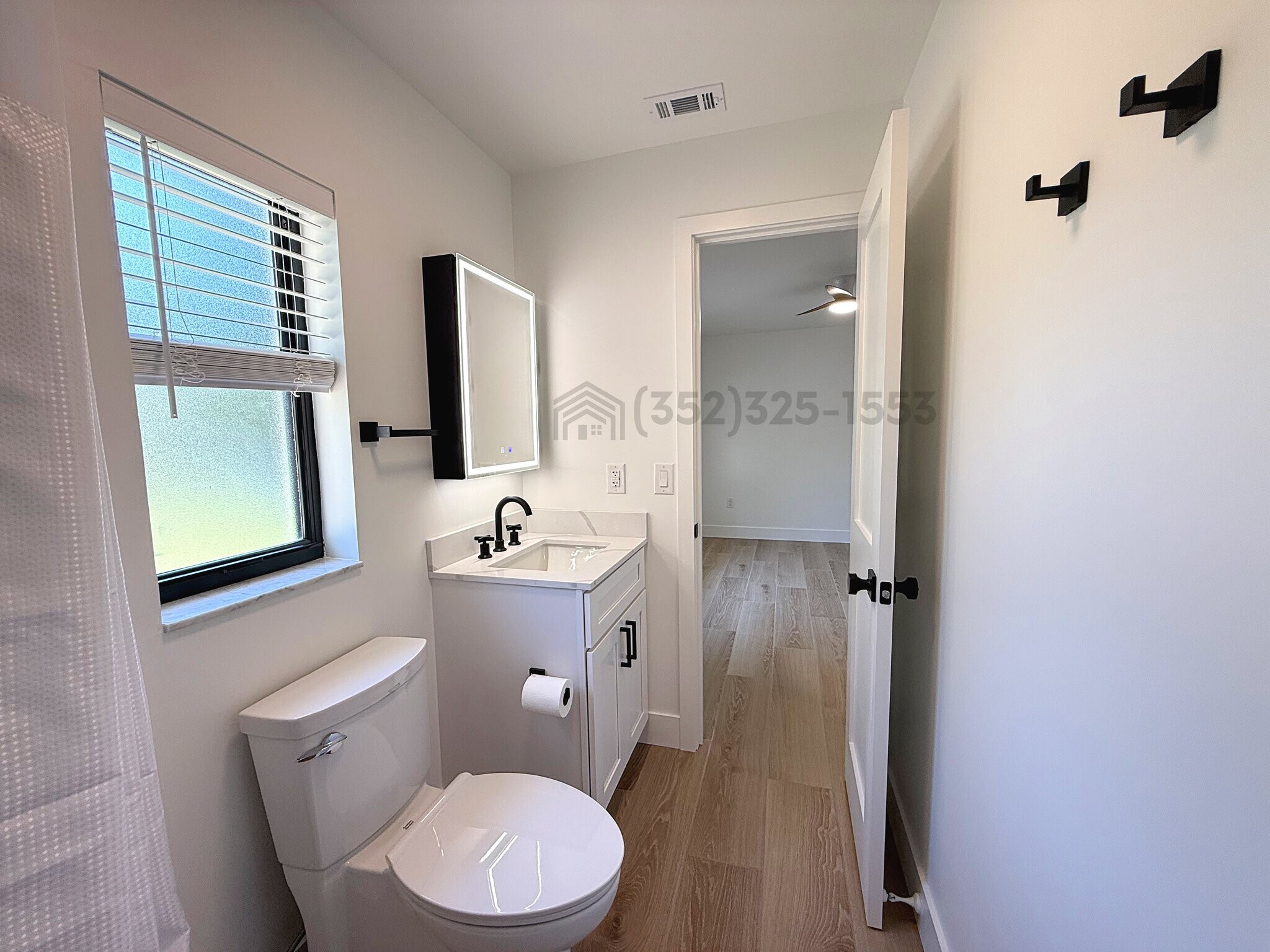 Building Photo - 3276 E Crown Dr