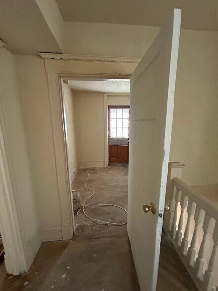 Building Photo - 5601 Lotus Ave