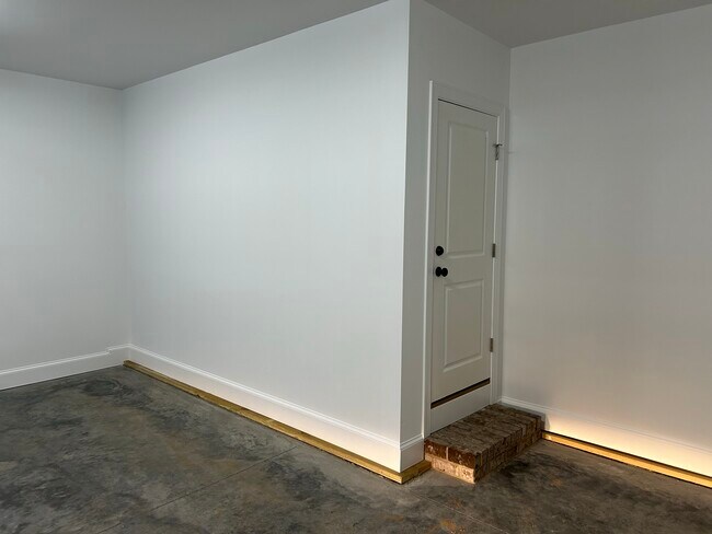 Building Photo - 329 James Harper Trail