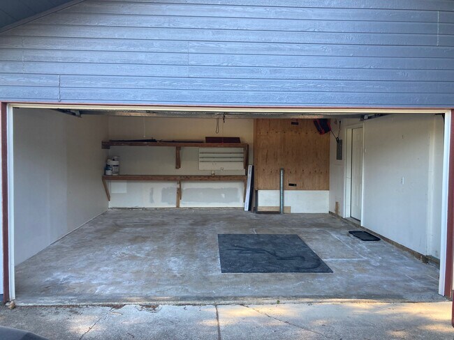 Two Car Garage - 1821 Spruce St