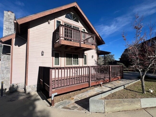 Building Photo - Charming Frazier Park Home Filled With Natural Light