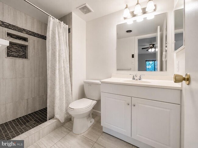 Building Photo - 10204 Bushman Dr