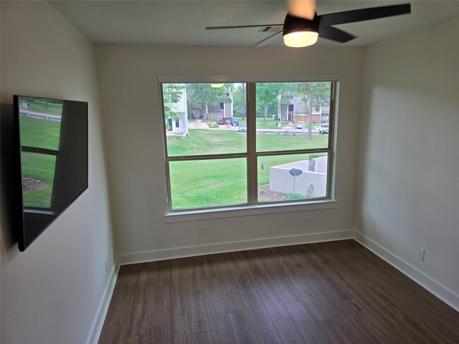 Building Photo - 12255 Trail Hollow Dr