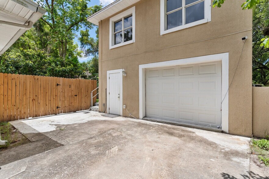 Building Photo - 1015 E 25th Ave