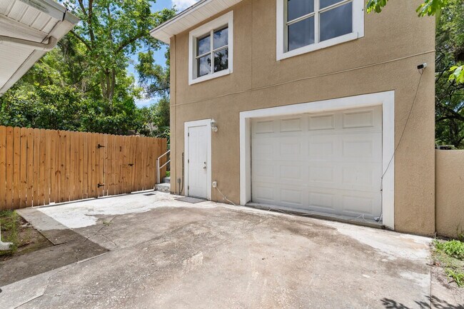 Building Photo - 1015 E 25th Ave