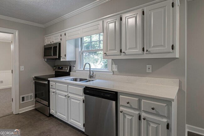 Building Photo - 3165 Henderson Walk