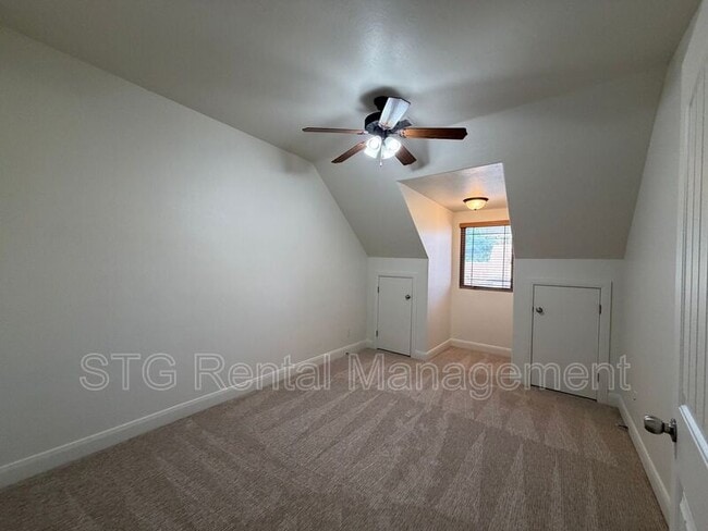 Building Photo - 449 W 500 N