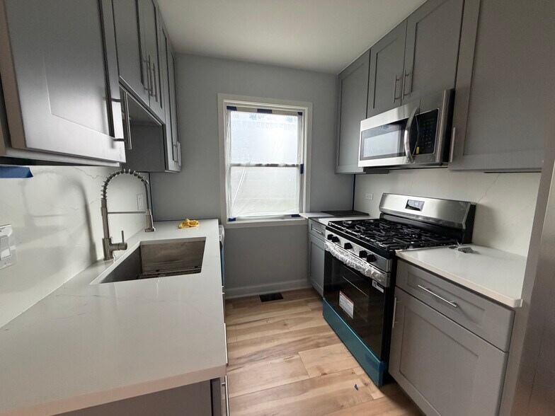 Building Photo - 2113 Seward St