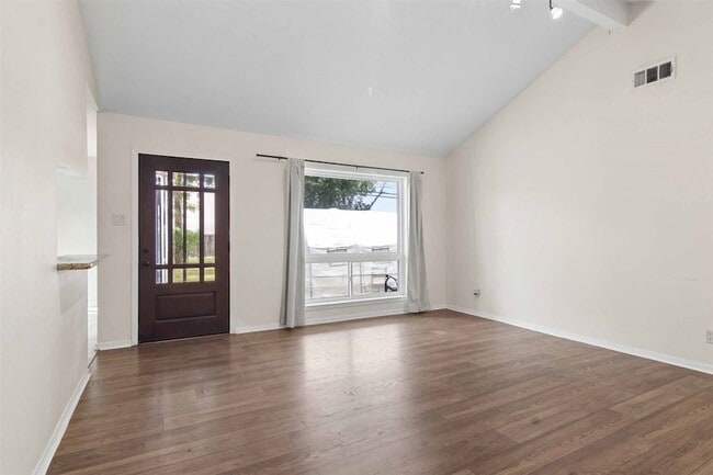 Building Photo - 5914 Willowbend Blvd