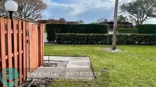 Building Photo - 1440 N Lawnwood Cir