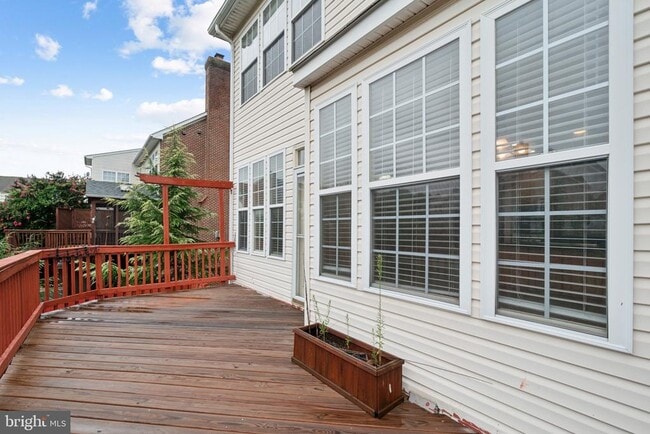 Building Photo - 641 Springhouse Square SE