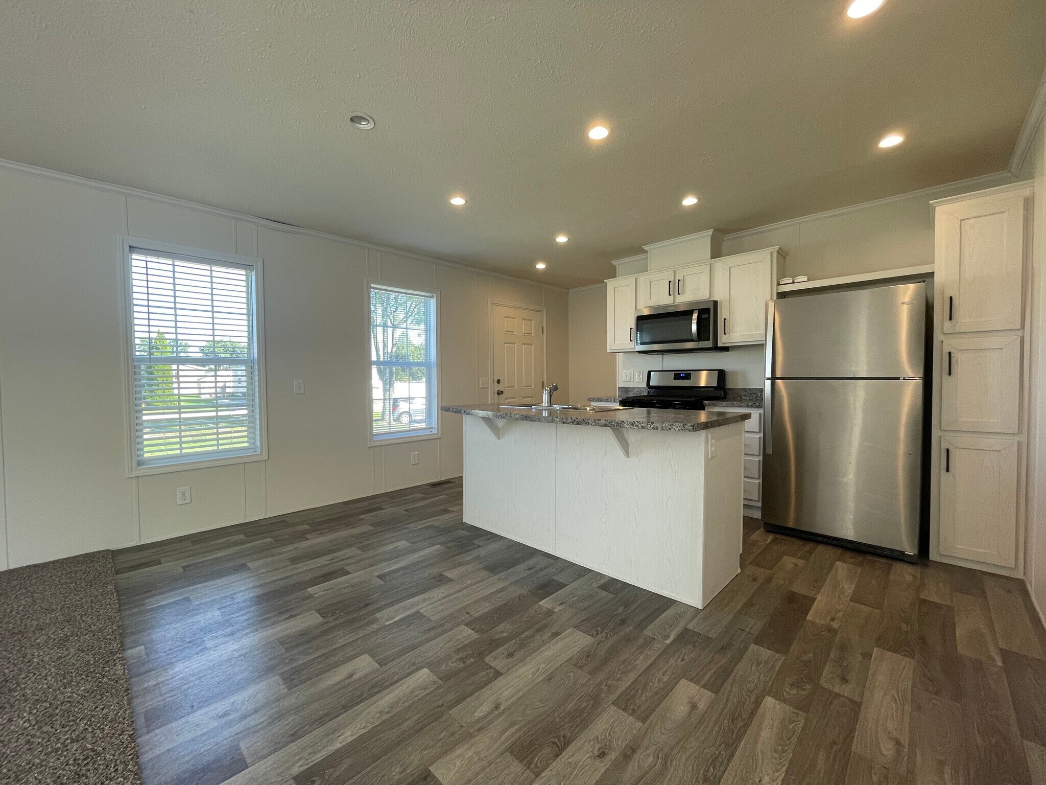 Building Photo - 16242 Frontenac Ave