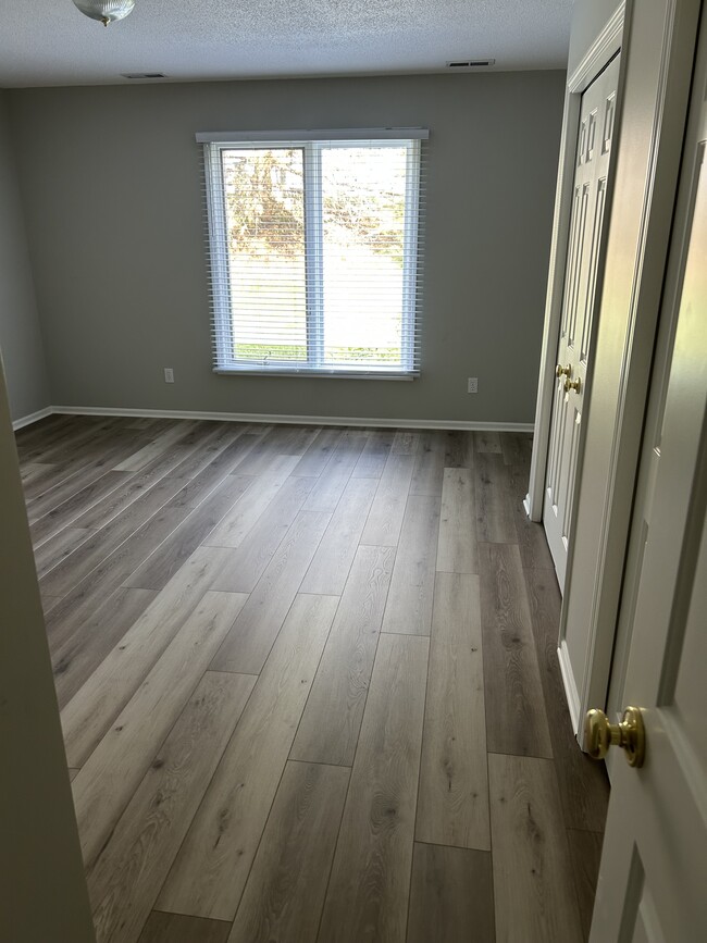 Building Photo - 1431 Shingle Oak Pointe