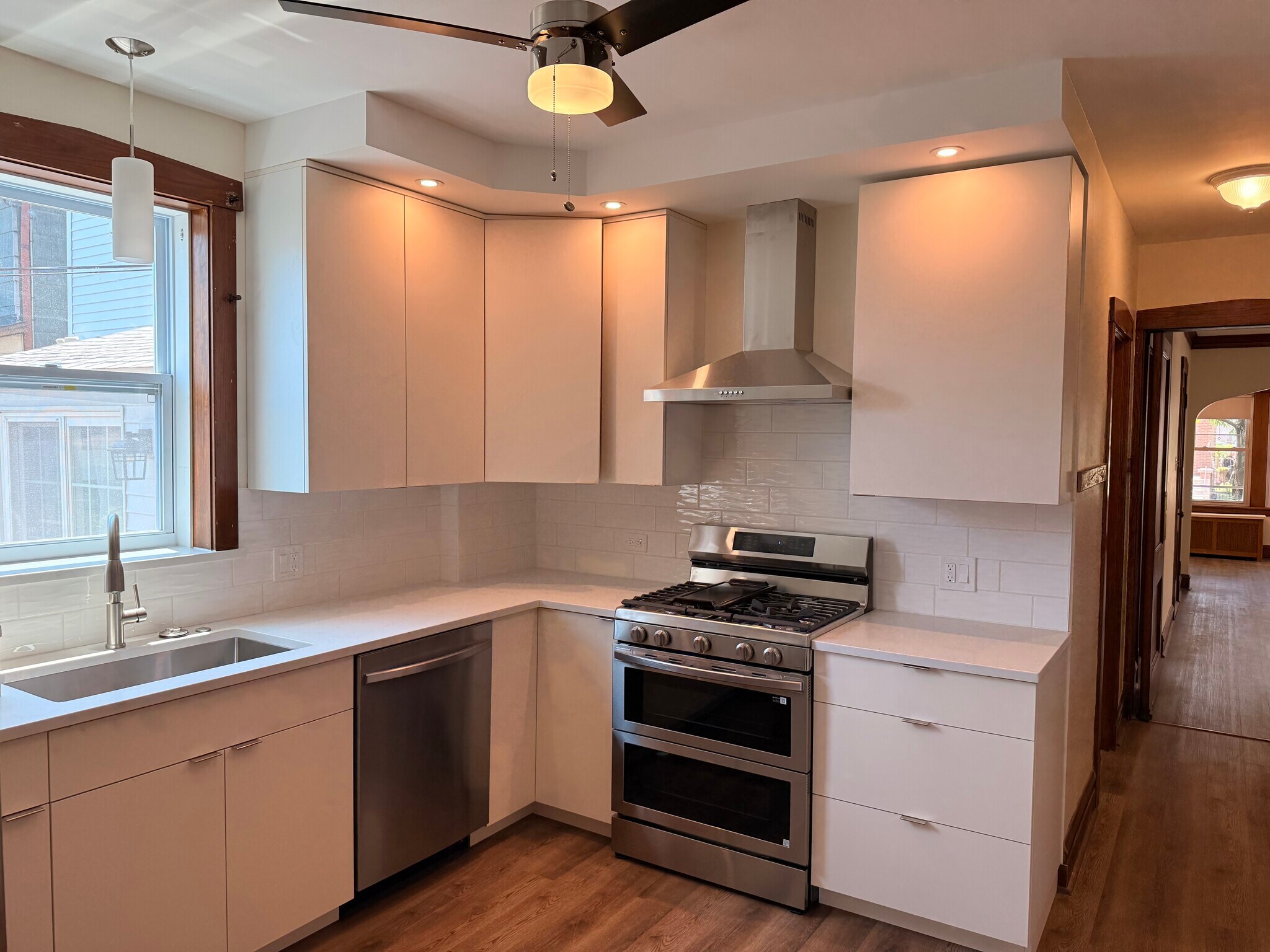 Kitchen - 3423 N Ridgeway Ave