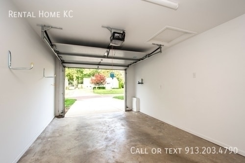 Building Photo - 7620 Robinson St