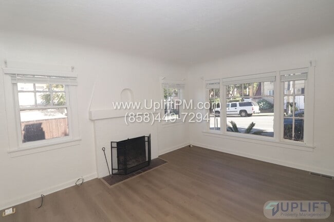 Building Photo - 2 Bed 1 Bath Home Near The Beach