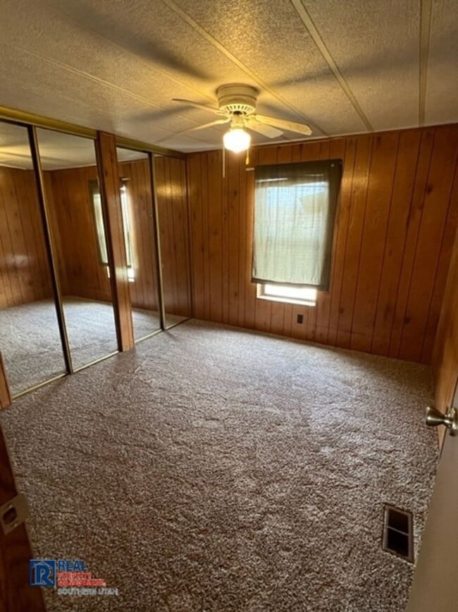 Building Photo - Toquerville home on large lot