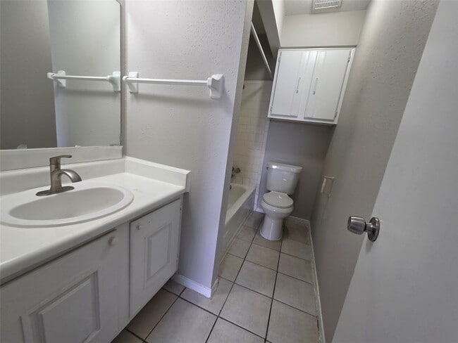 Building Photo - 12724 Shannon Hills Dr