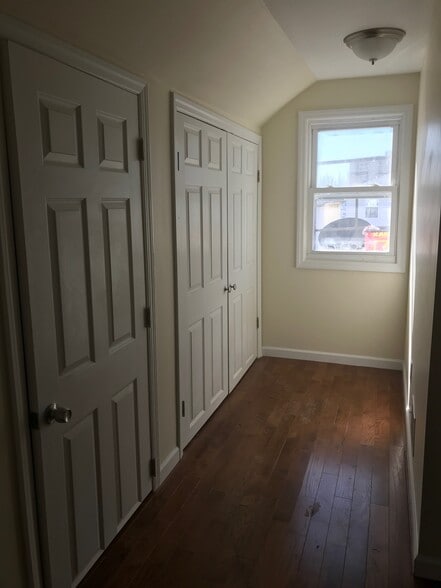 Building Photo - 20 Governor St