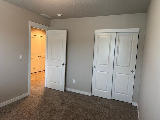 Building Photo - Amazing 3 bedroom Brand new home!!