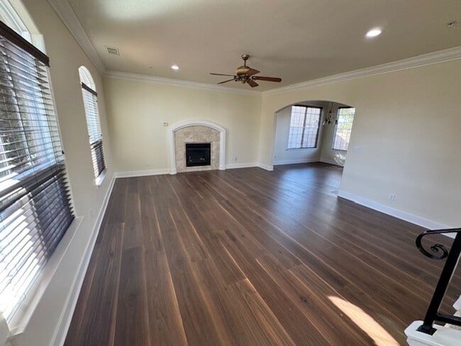 Building Photo - Upscale Modern 4 Bed | 2.5 Bath – Yard Maintenance Included | 2,271 Sq Ft | Prime Location