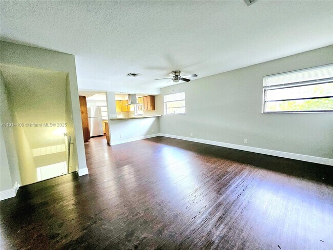 Building Photo - 511 SW 15th St