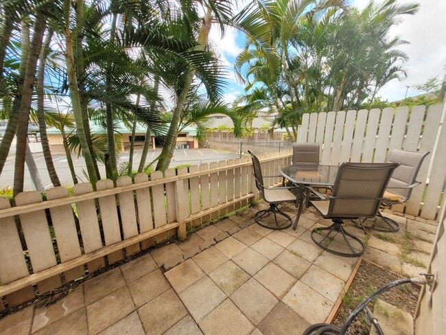 Building Photo - Central Maui - 3 bedroom, 2 bath condo, 5 min from hospital, Kaiser & gov't facilities