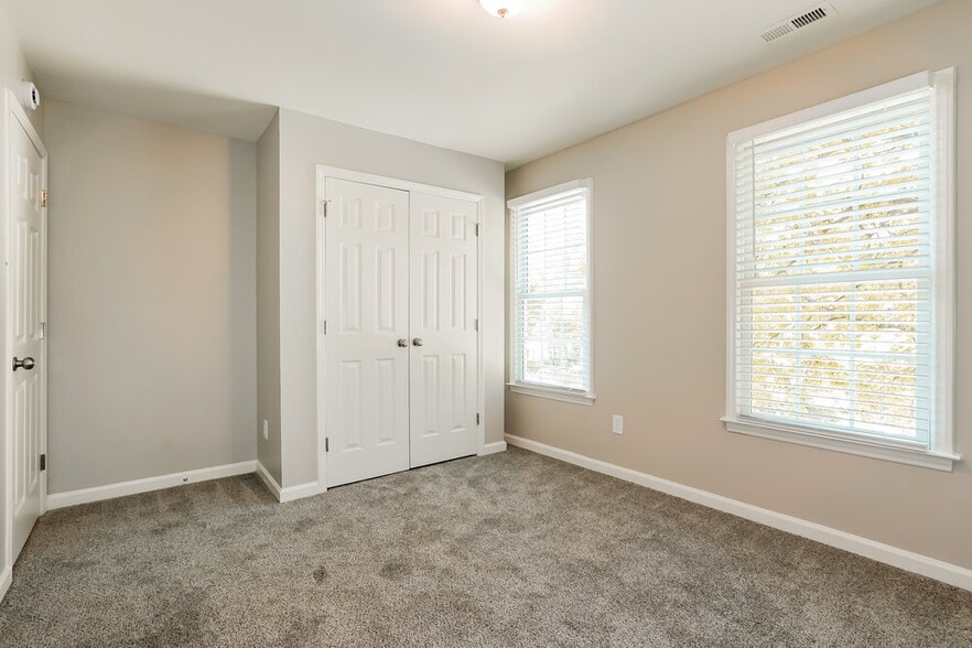 Building Photo - 4936 Bivens Dr
