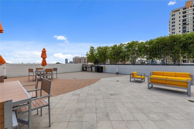 Building Photo - 3180 SW 22nd Terrace