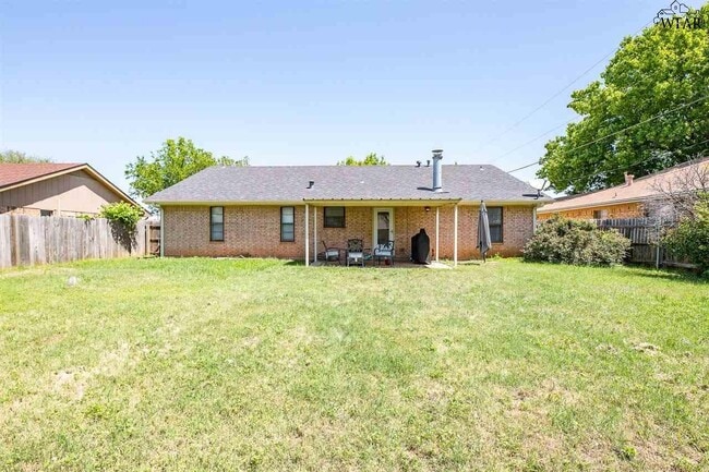 Building Photo - 4925 Big Bend Dr