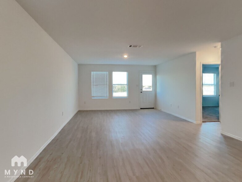 Building Photo - 14533 Payton Flts